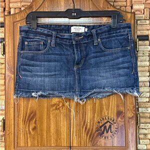 Super cute vintage Y2K Abercrombie & Fitch mini denim skirt